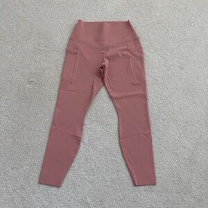 Nike Women’s 7/8“ Peachy Color Leggings